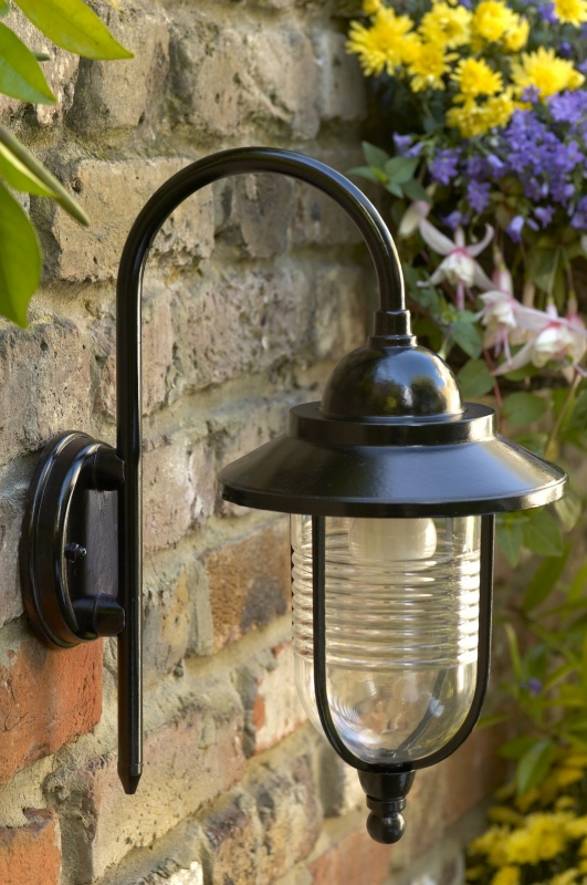 Pripravte záhradné doplnky na zimu    