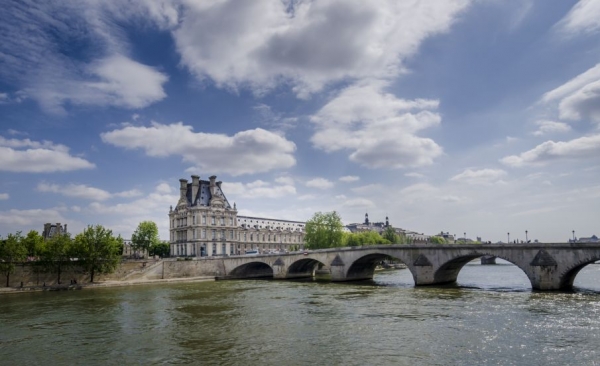 LOUVRE